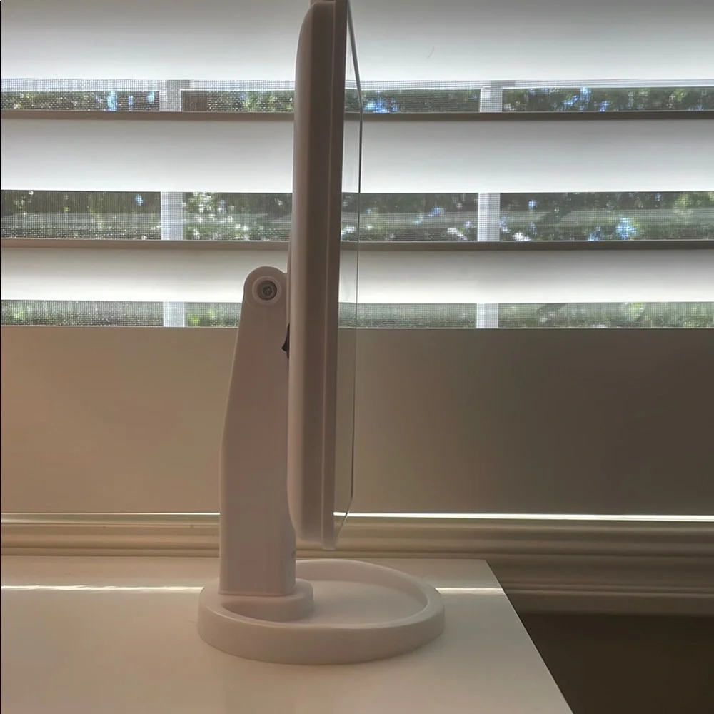 Vivitar White Vanity Mirror with LED Lights